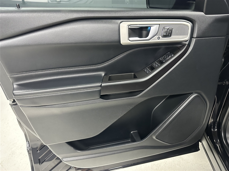 2020 Ford Explorer Limited photo 18